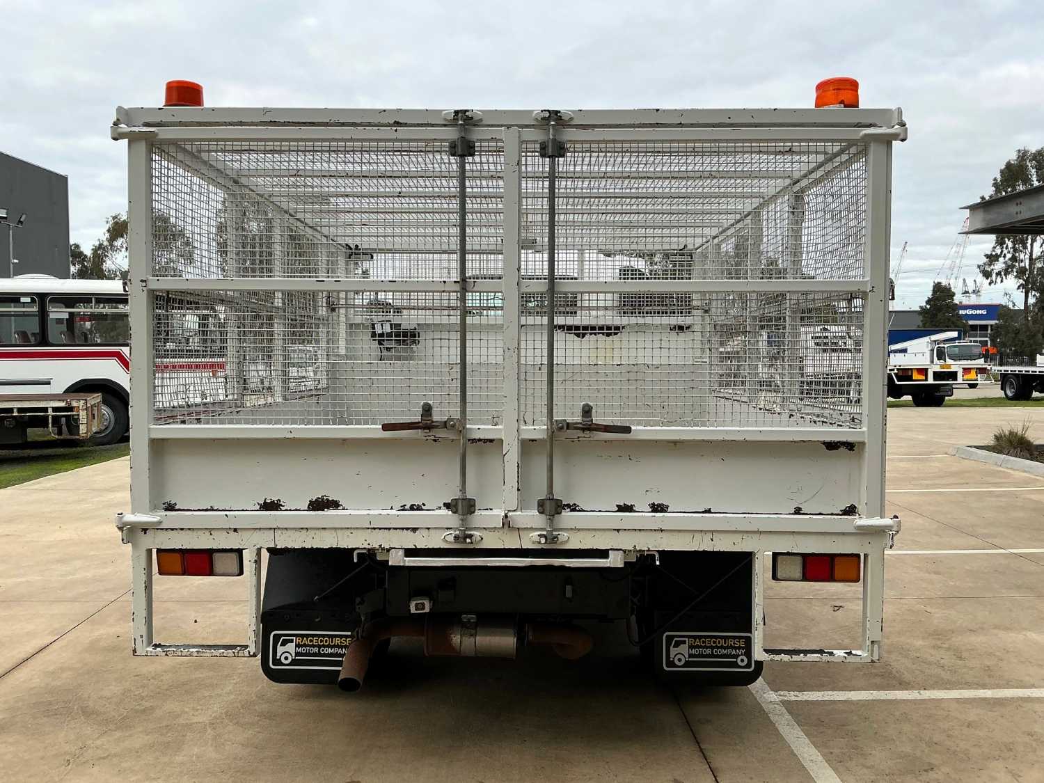2014 ISUZU NPR200 TIPPER