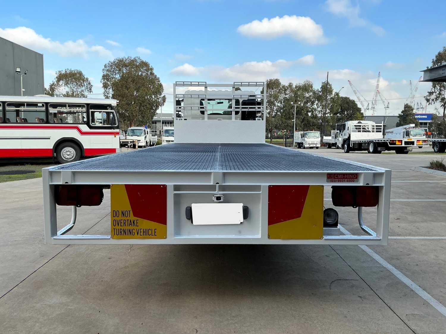 2016 HINO 500 TRAY