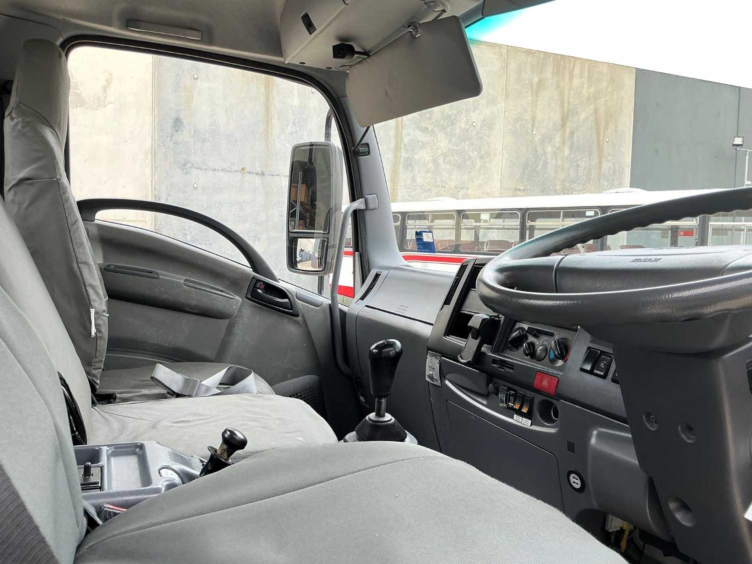 2011 ISUZU FRR500 SERVICE BODY