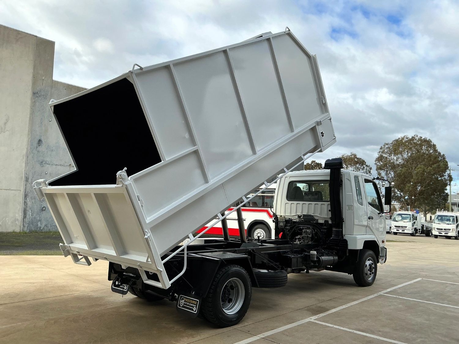 2008 MITSUBISHI FIGHTER CHIPPER TIPPER