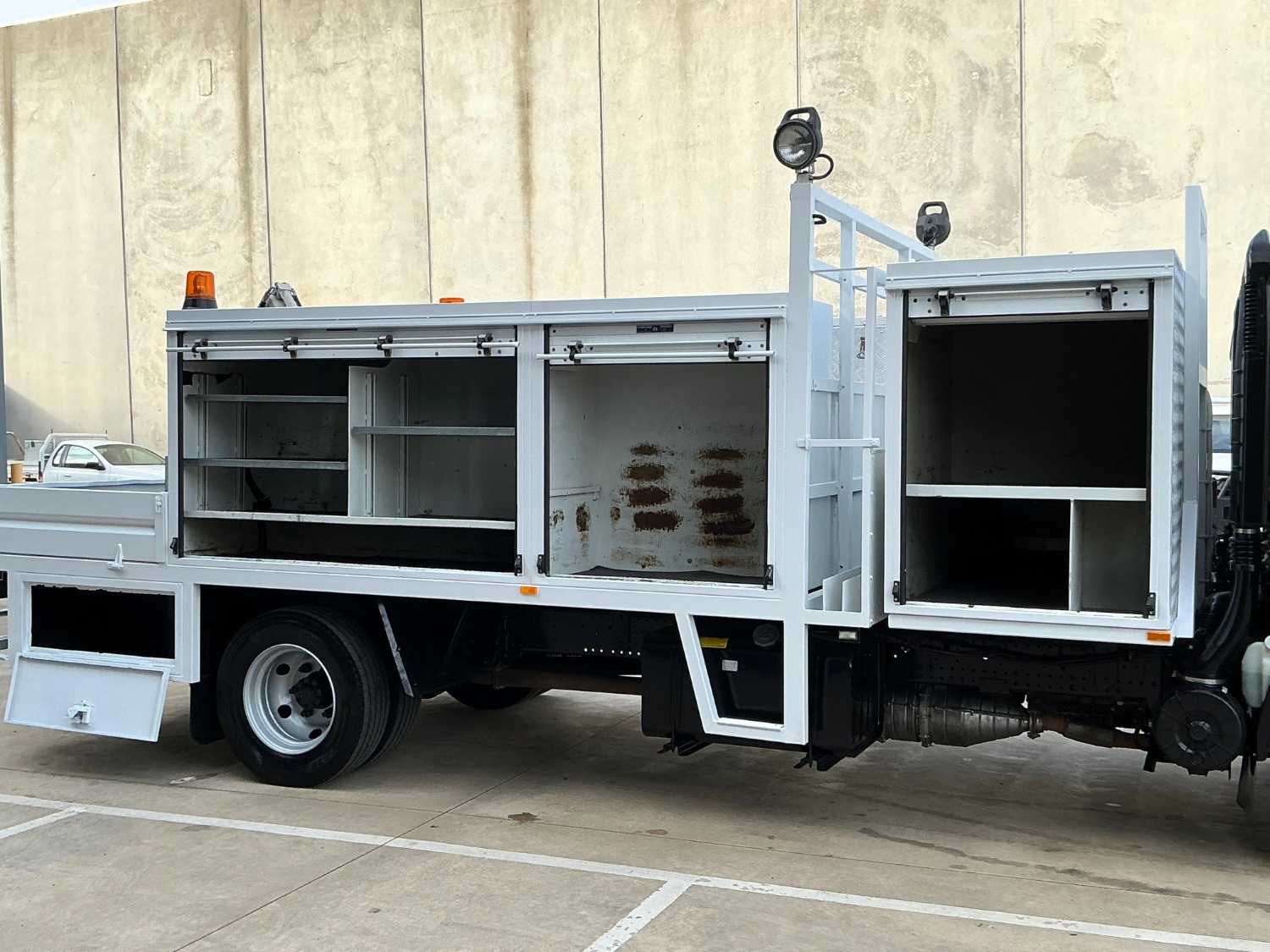 2014 ISUZU NPR400 SRERVICE BODY