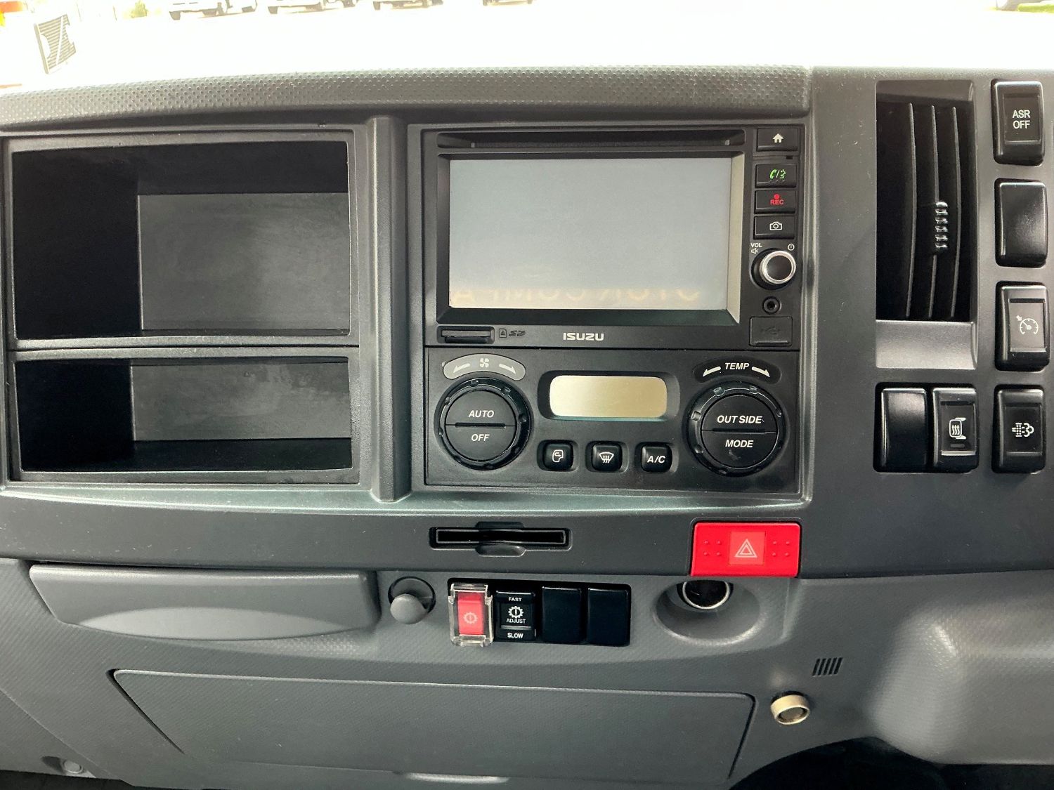 2014 ISUZU NPR400 TRAY