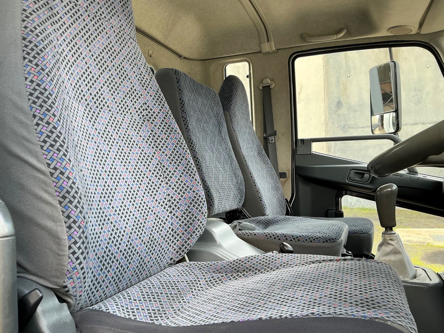 2008 MITSUBISHI FIGHTER CHIPPER TIPPER