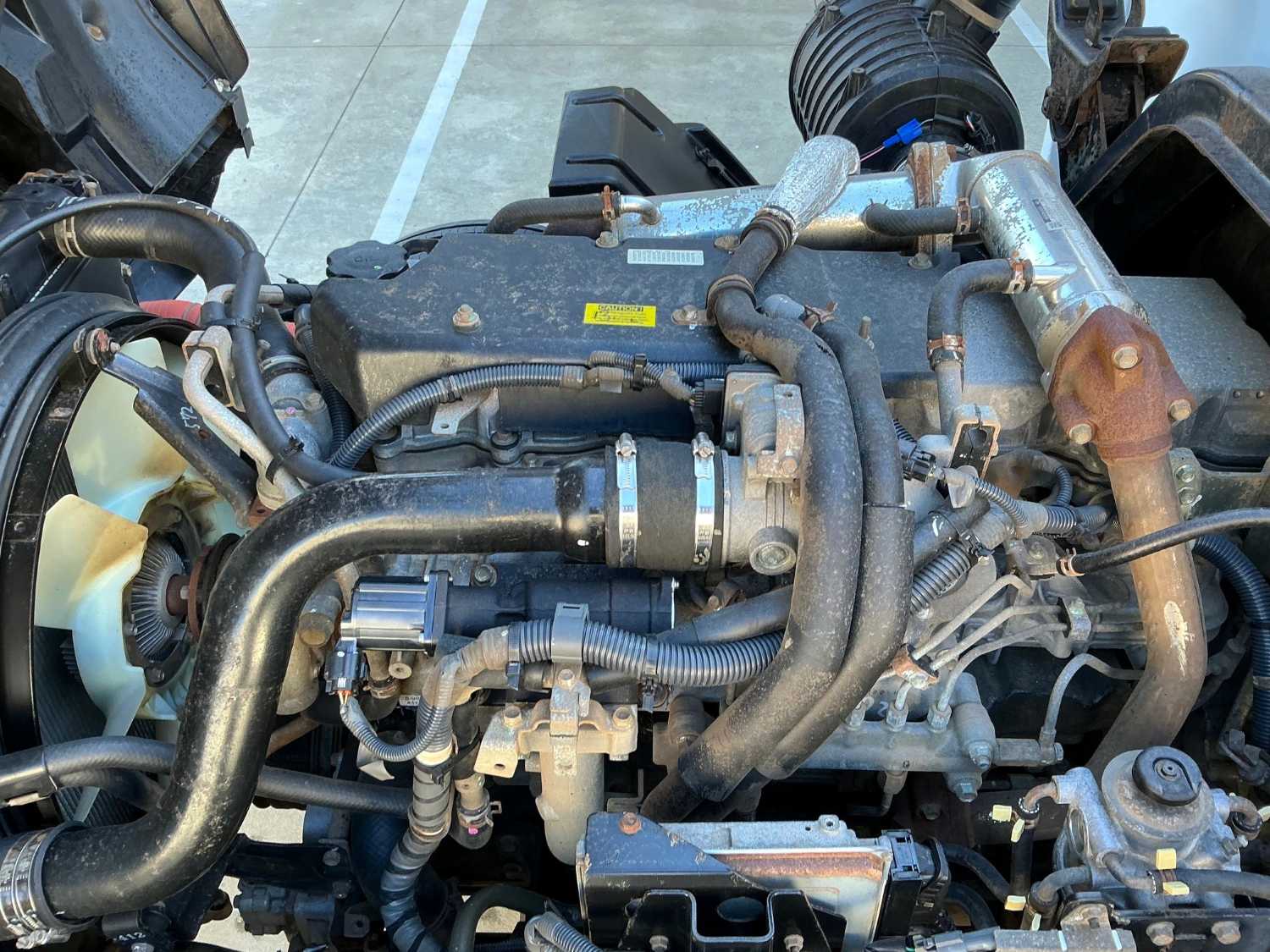2011 ISUZU FRR600 TRAY