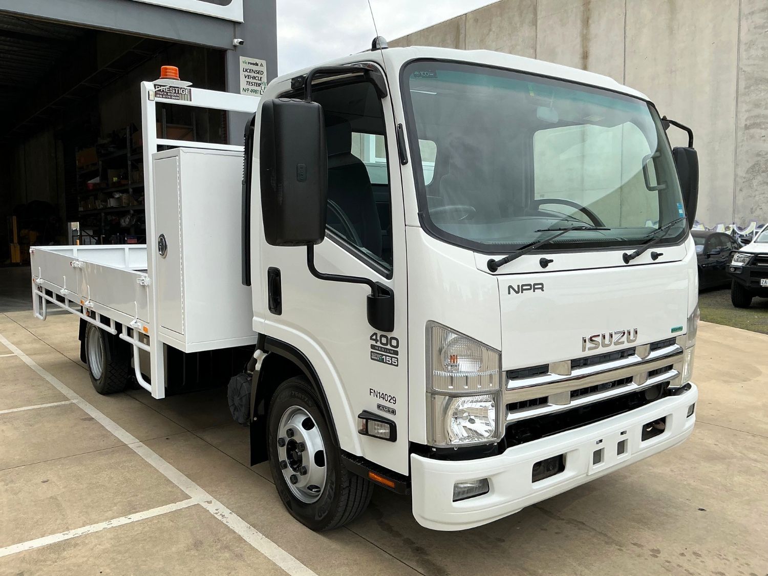 2014 ISUZU NPR400 TRAY