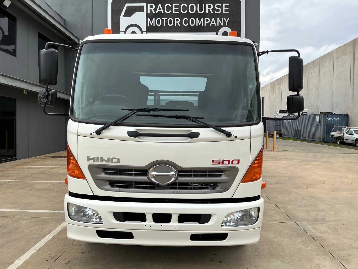 2013 HINO 500 CHIPPER TIPPER