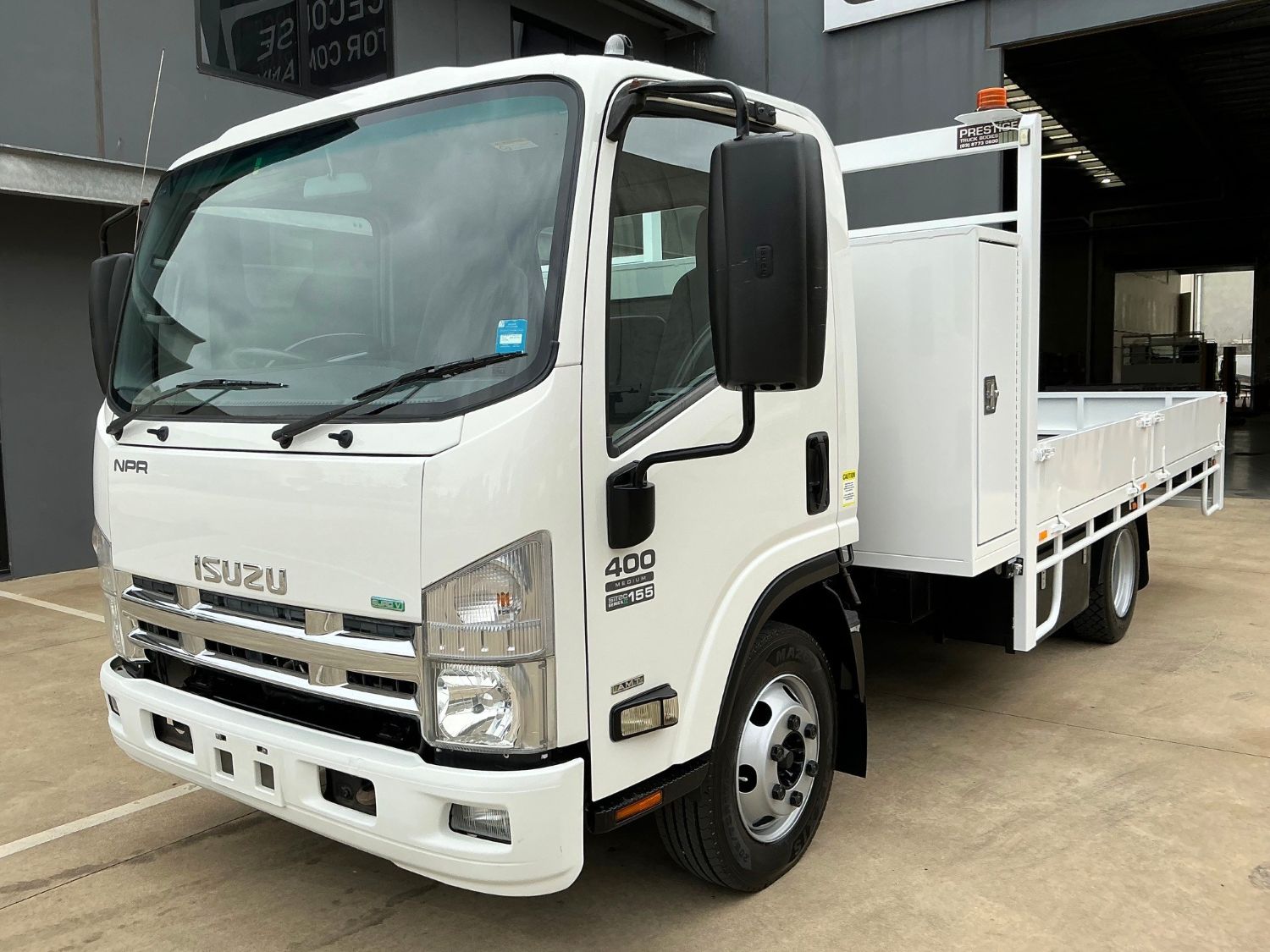 2014 ISUZU NPR400 TRAY