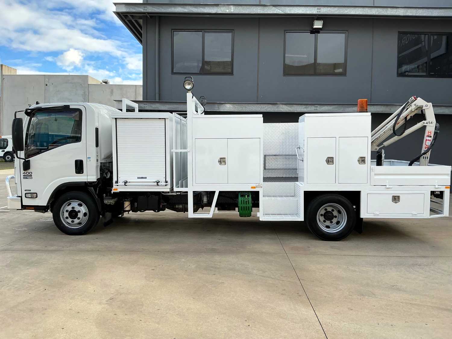 2014 ISUZU NPR400 SRERVICE BODY