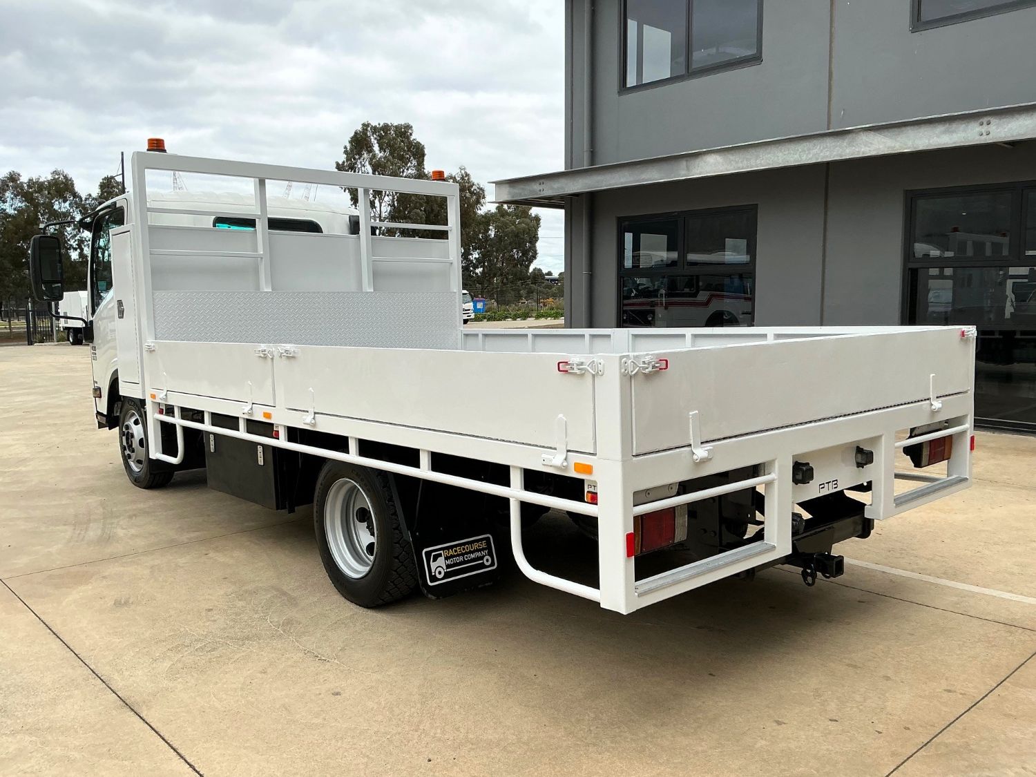 2014 ISUZU NPR400 TRAY