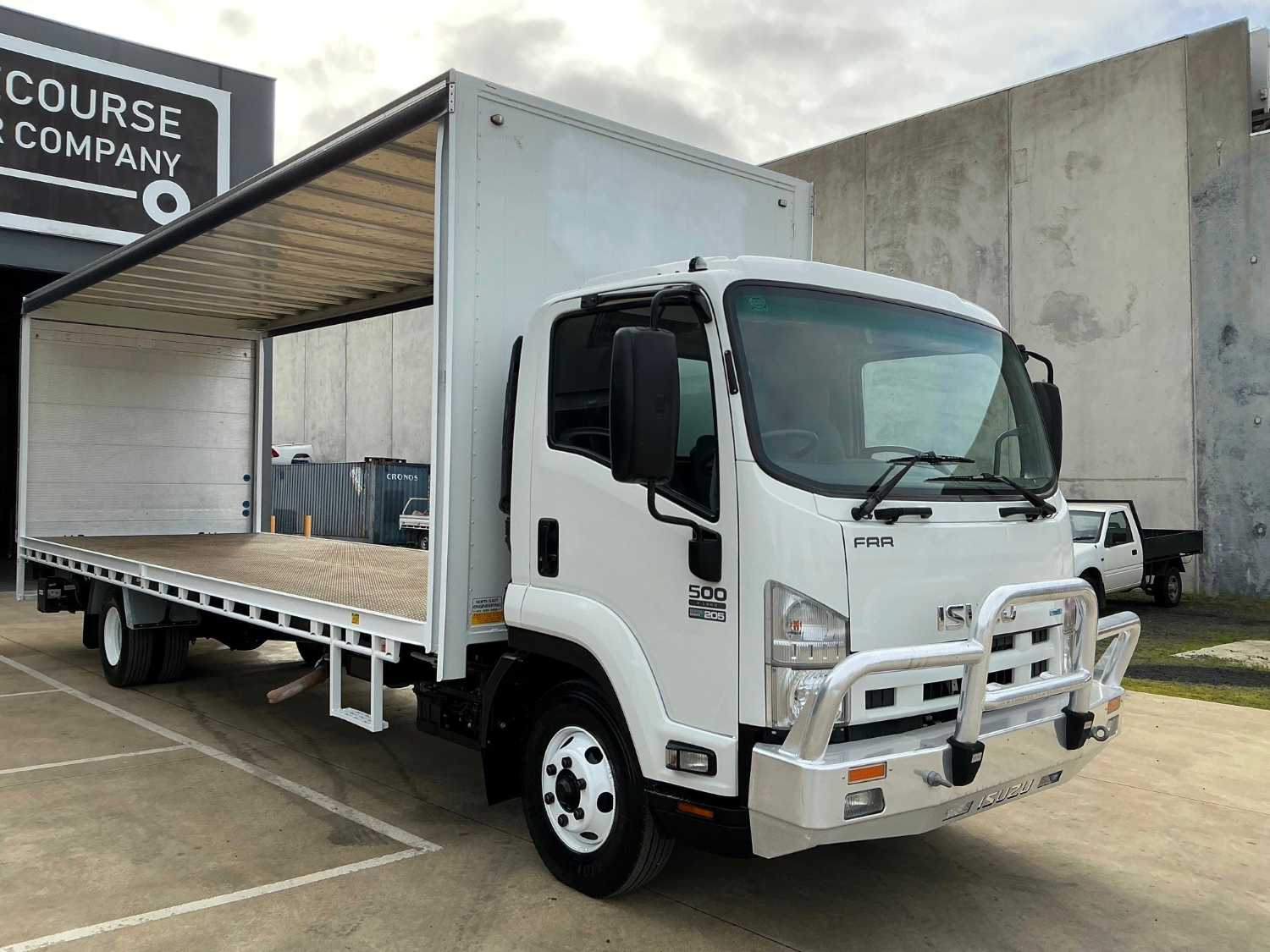 2015 ISUZU FRR500 CURTAINSIDER
