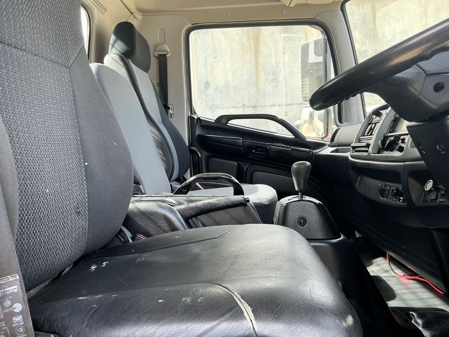 2014 Hino FC500 Service Body/Tipper