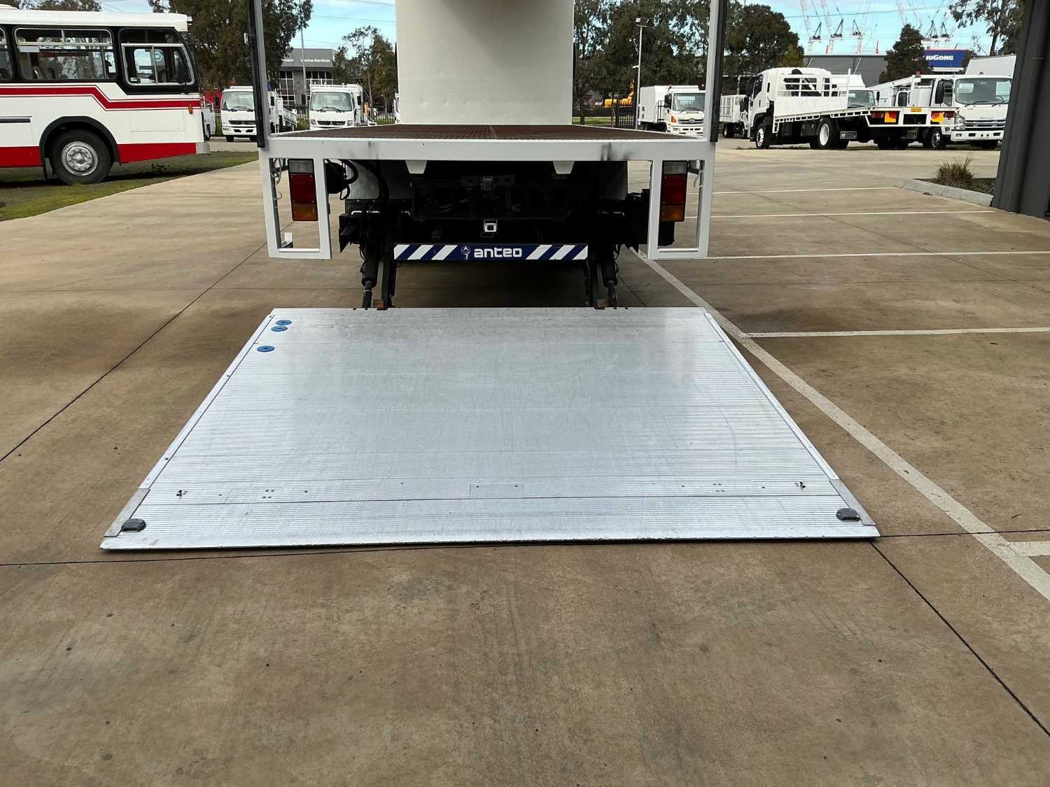 2015 ISUZU FRR500 CURTAINSIDER