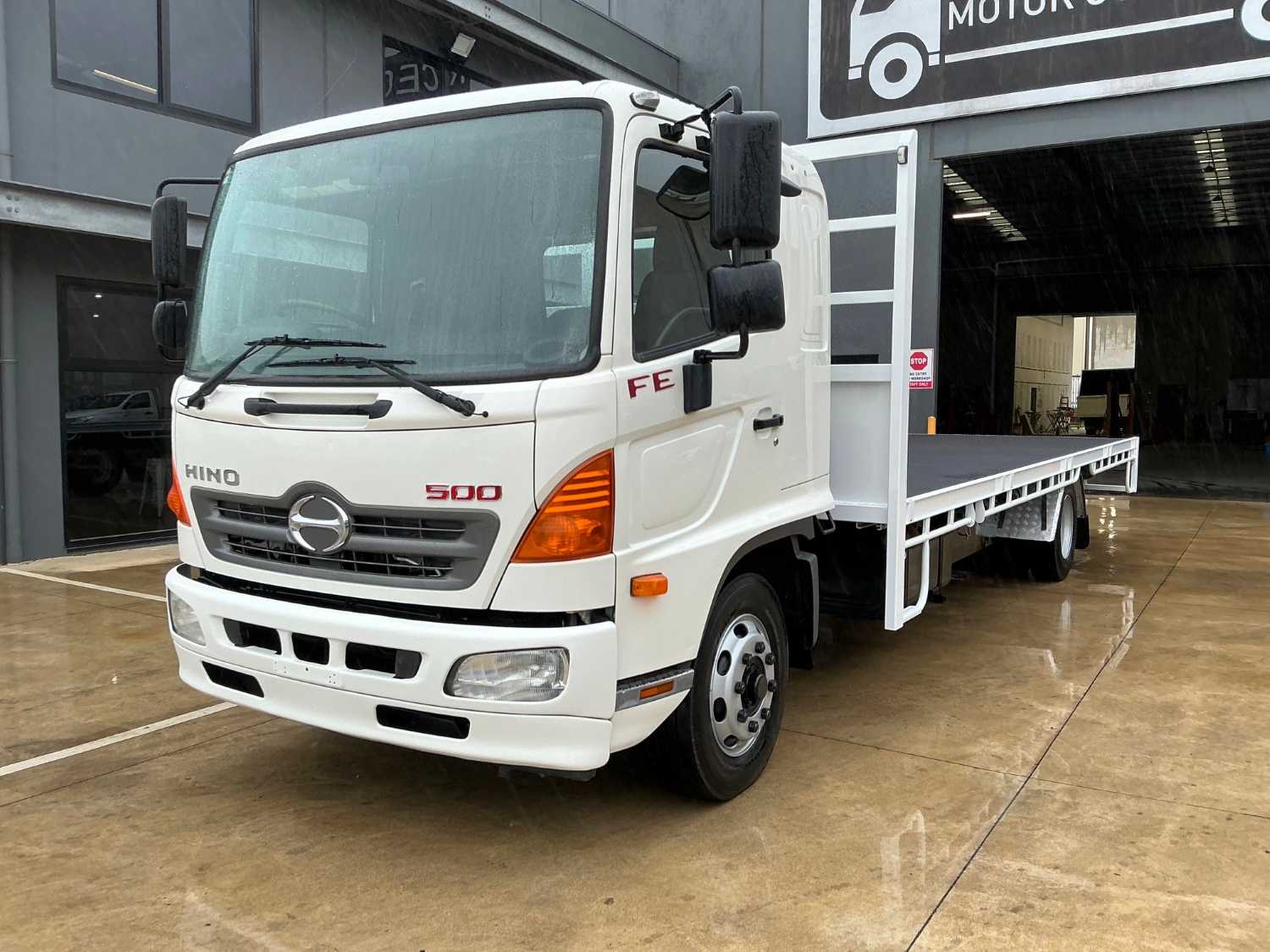 2016 HINO FE TRAY