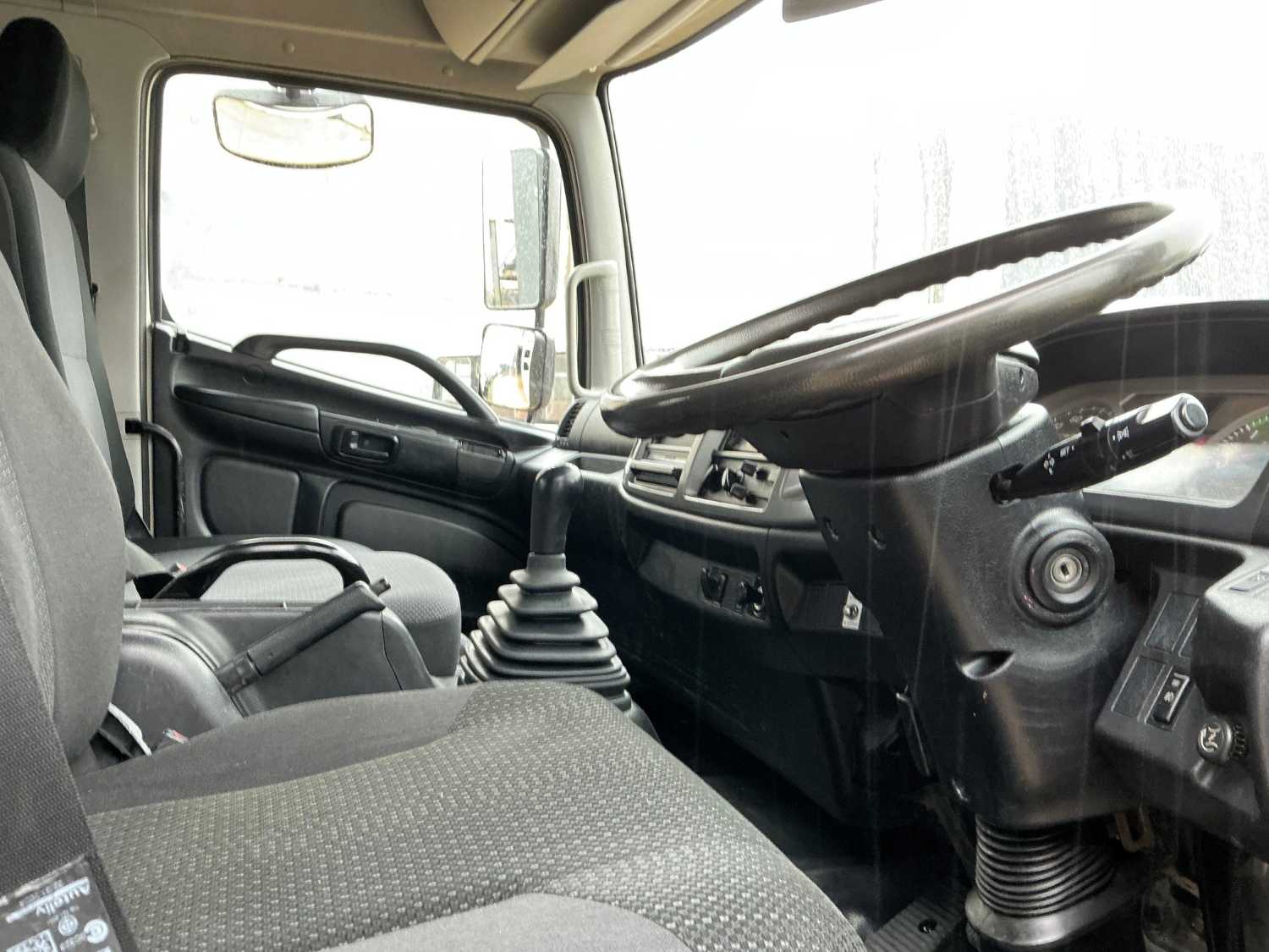 2016 HINO FE TRAY