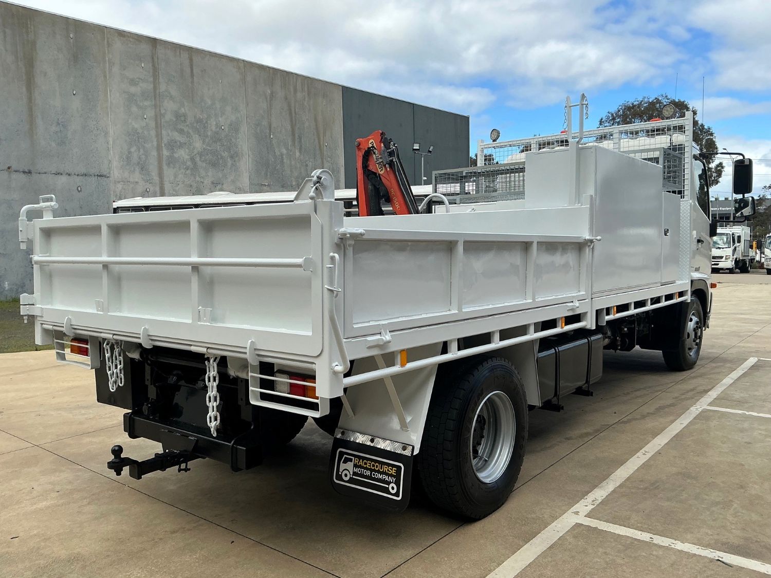 2014 Hino FC500 Service Body/Tipper