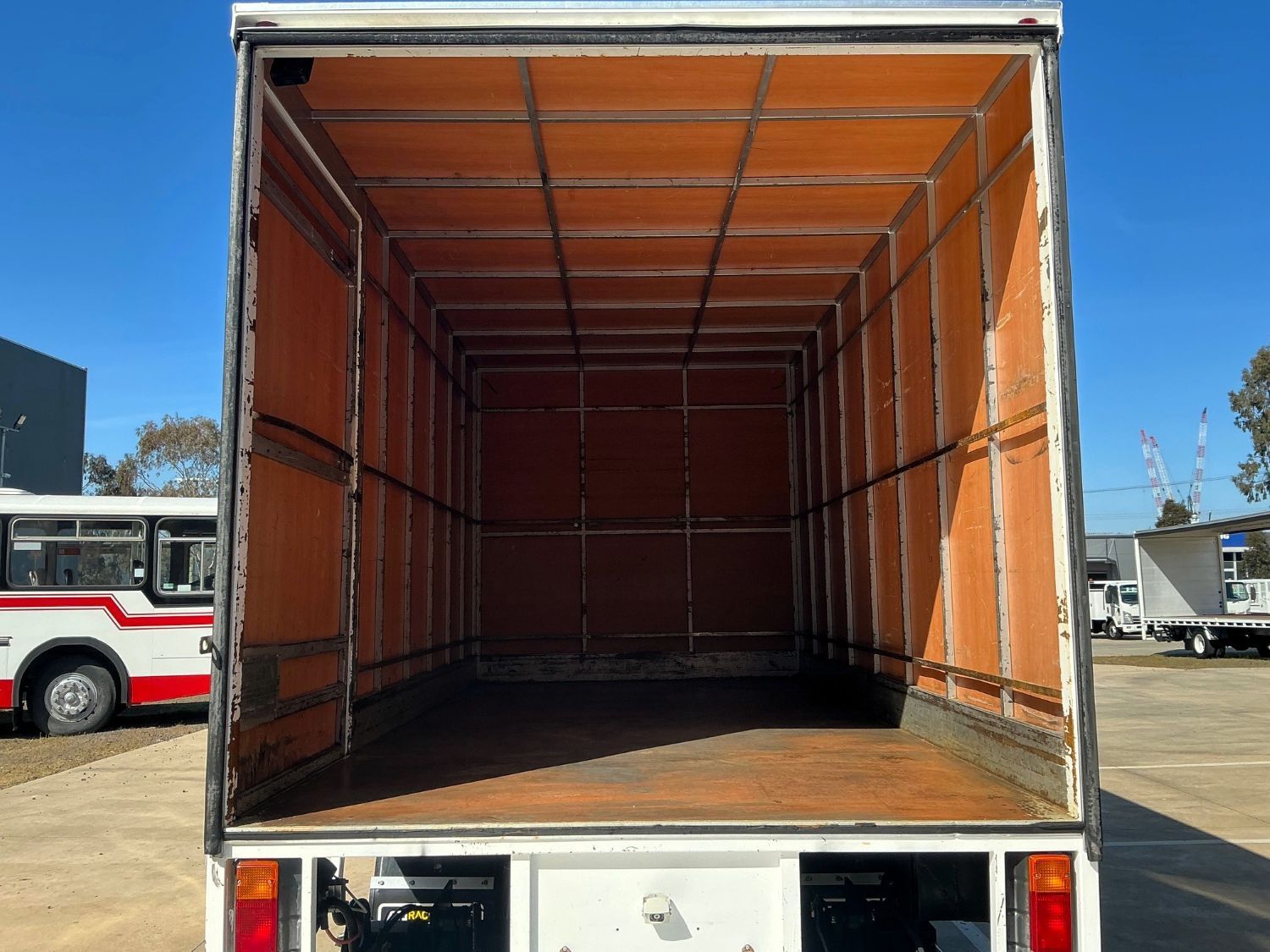 2016 HINO 300 PANTECH