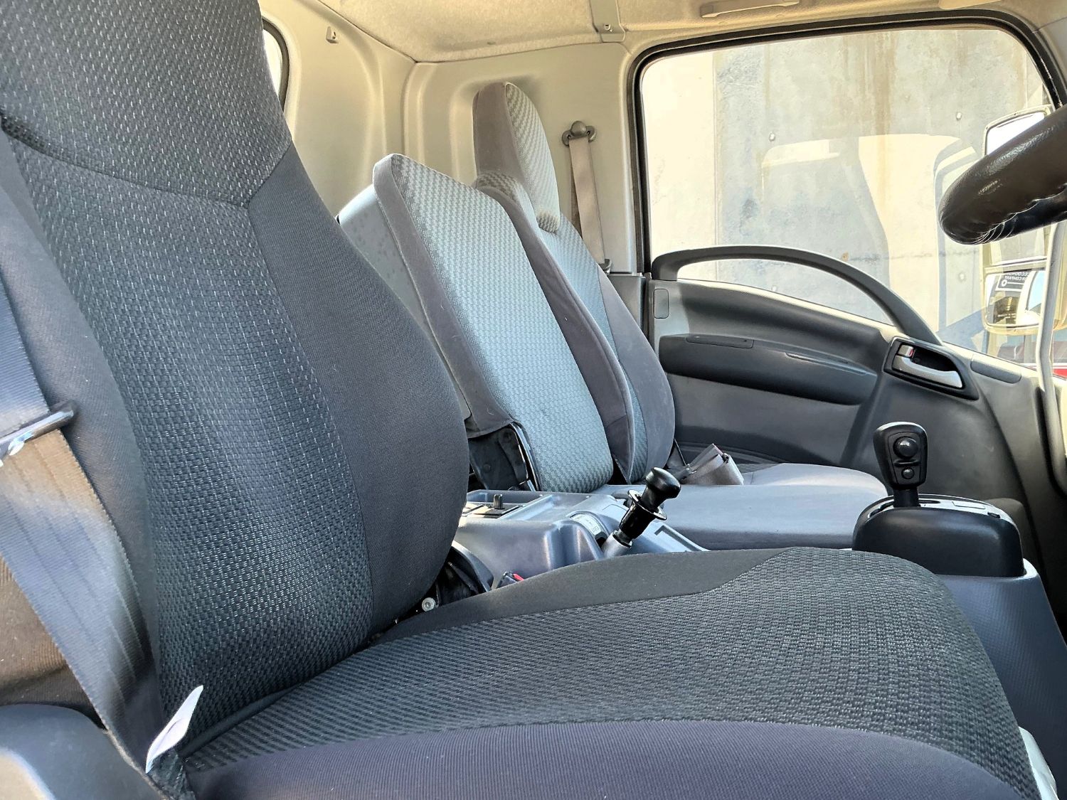 2013 ISUZU FSR850 SKEL TRAY