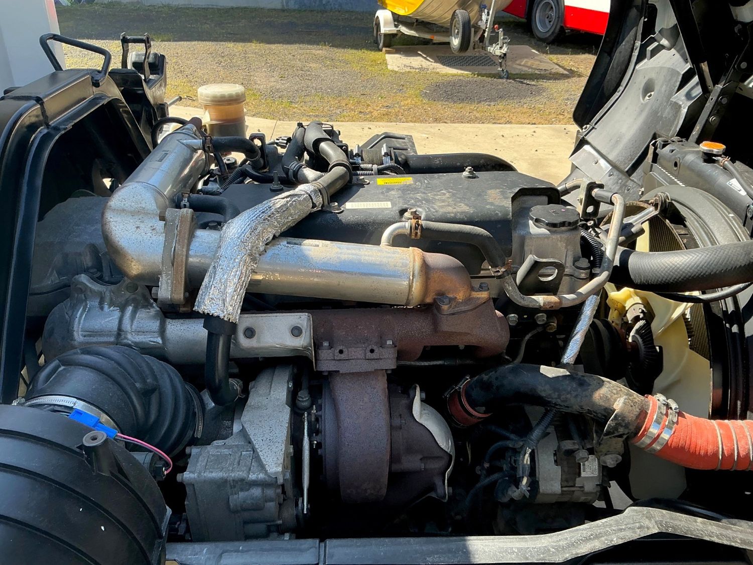 2013 ISUZU FSR850 SKEL TRAY