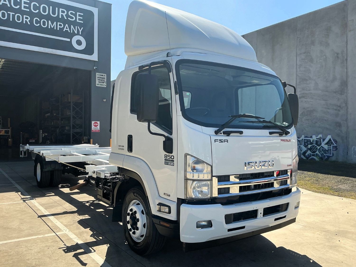 2013 ISUZU FSR850 SKEL TRAY