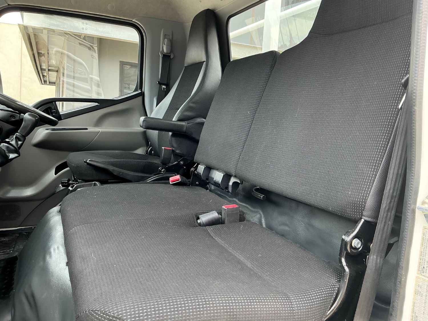 2020 MITSUBISHI CANTER TRAY