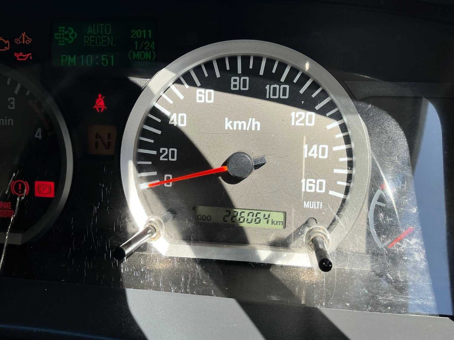 2017 ISUZU NPR45 TRAY