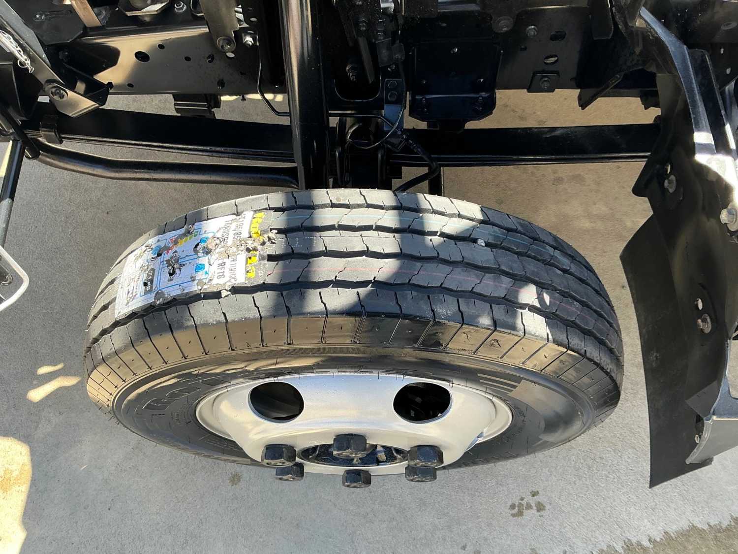 2017 ISUZU NPR45 TRAY