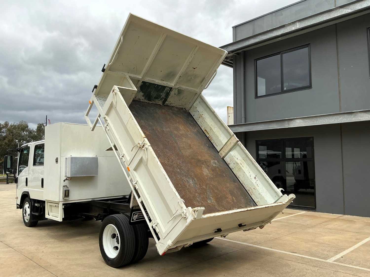 2012 ISUZU NQR450 DUAL CAB TIPPER