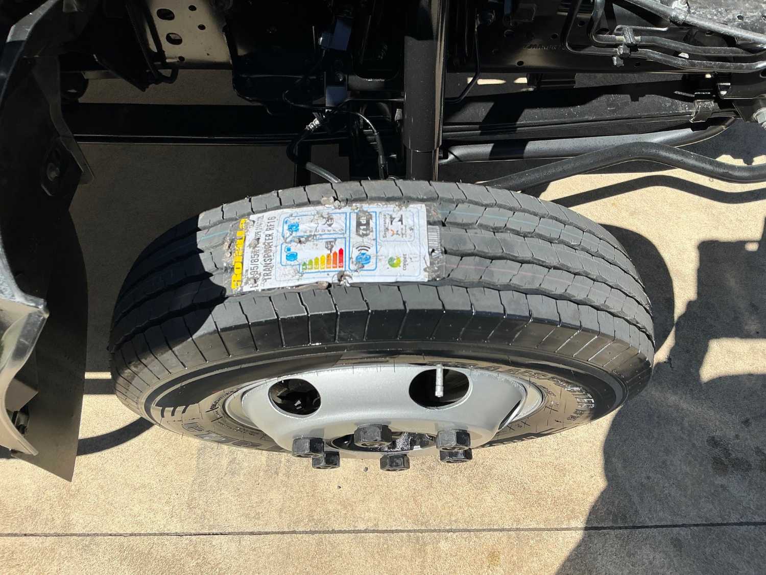 2017 ISUZU NPR45 TRAY