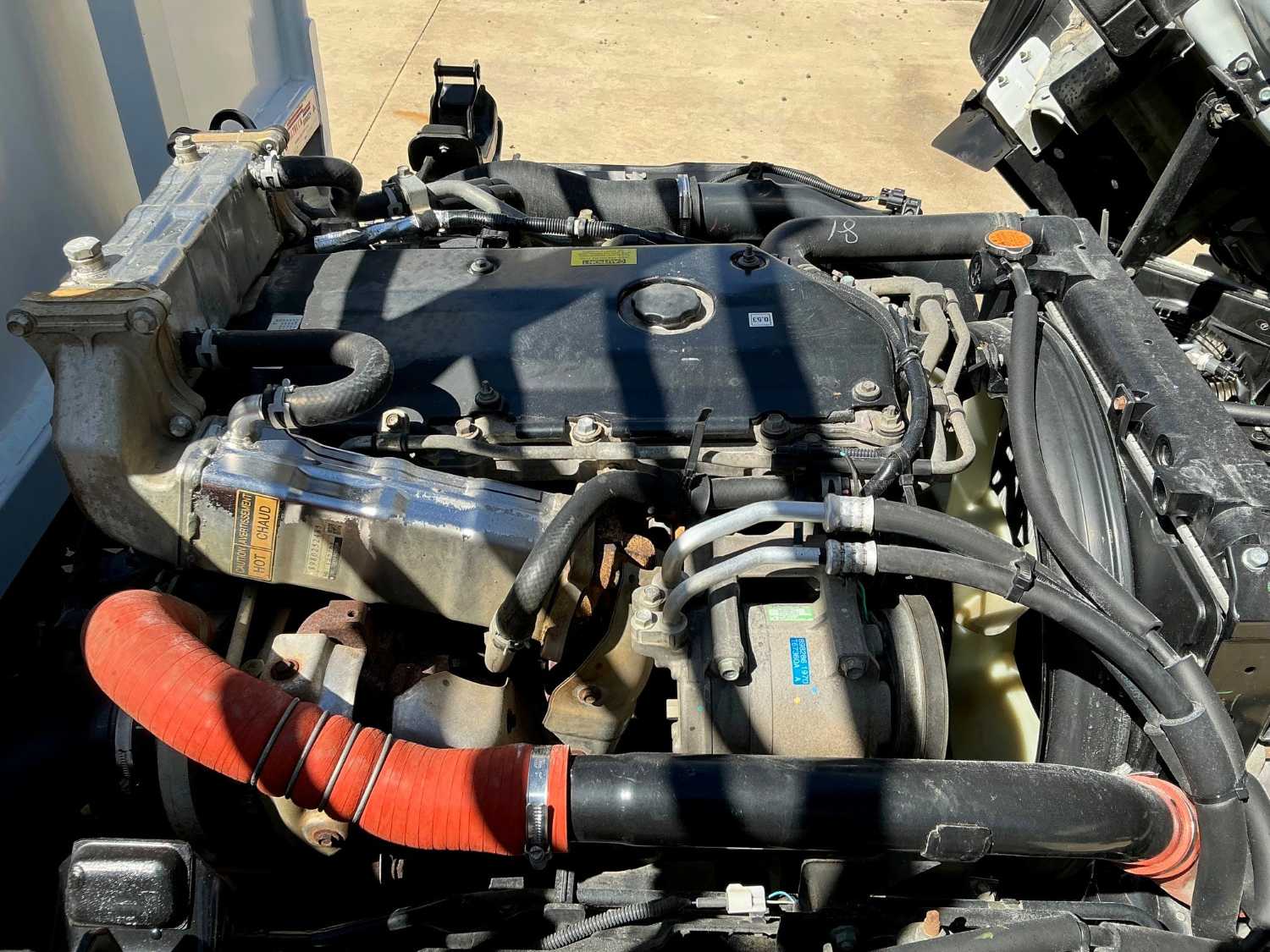 2017 ISUZU NPR45 TRAY