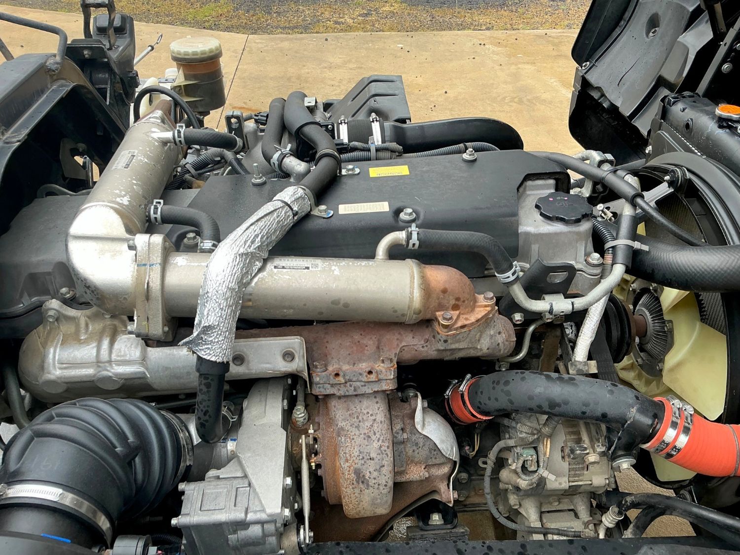 2015 ISUZU FRD600 CAB CHASSIS