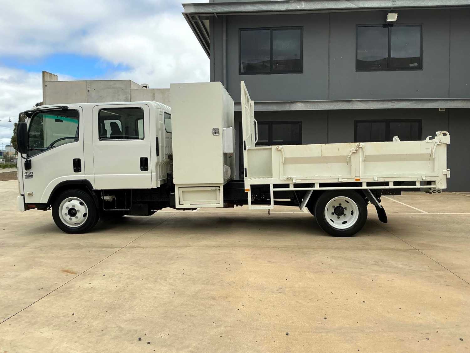 2012 ISUZU NQR450 DUAL CAB TIPPER