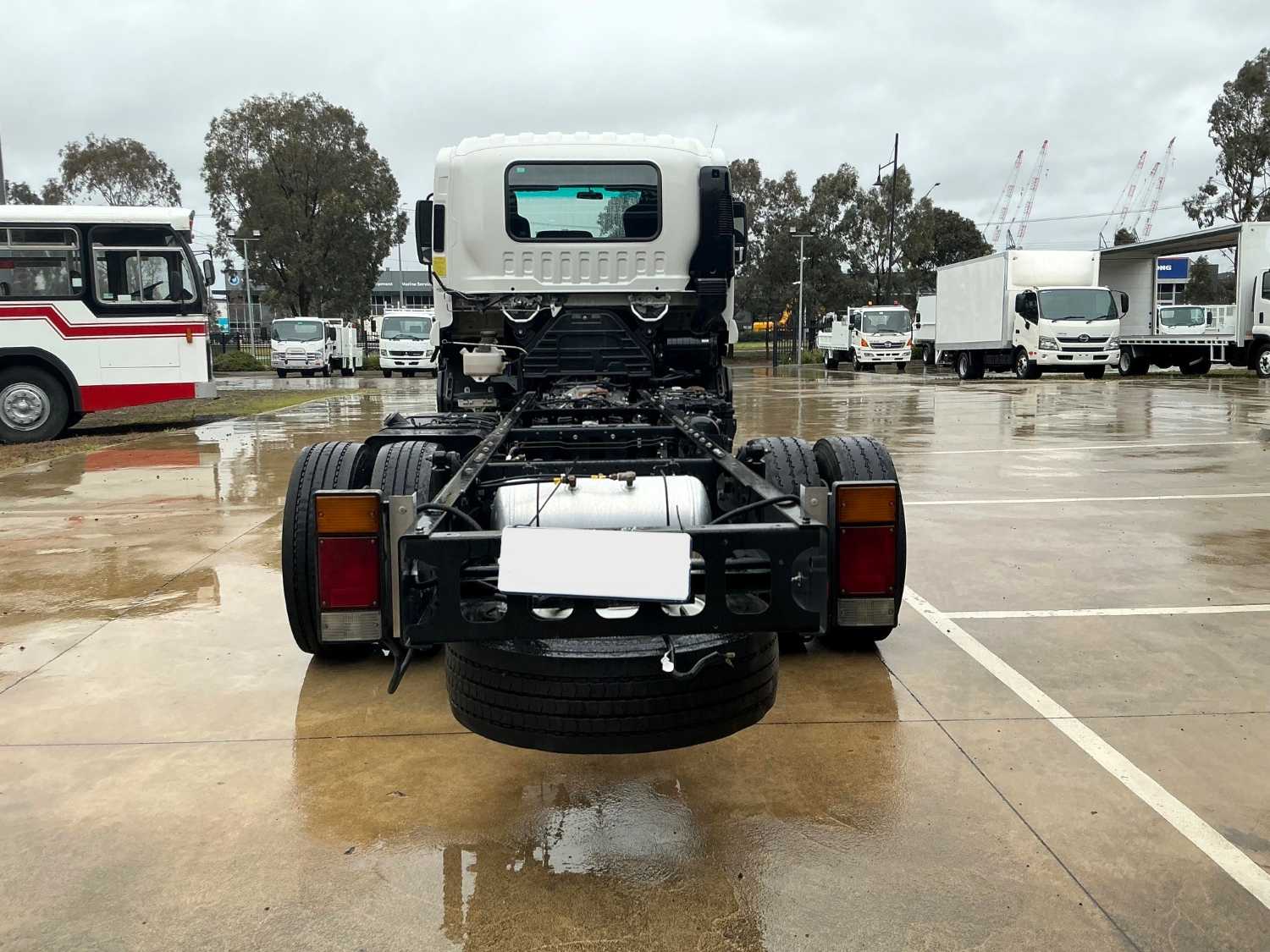 2015 ISUZU FRD600 CAB CHASSIS