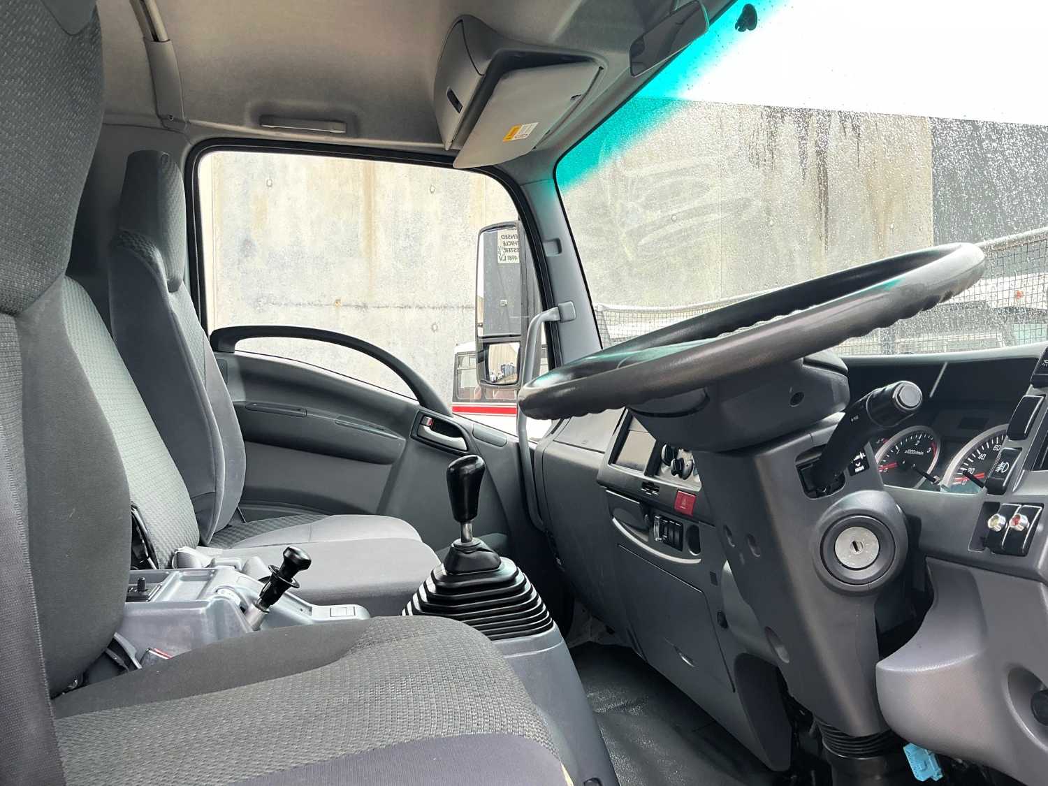 2015 ISUZU FRD600 CAB CHASSIS